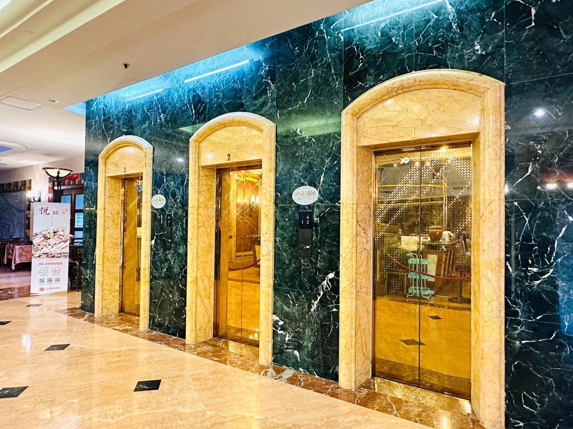 Wei-Yat Grand Hotel Тайнань Екстер'єр фото