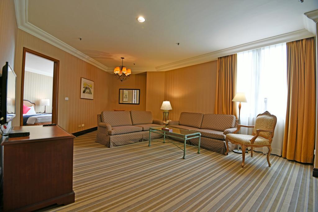 Wei-Yat Grand Hotel Тайнань Екстер'єр фото